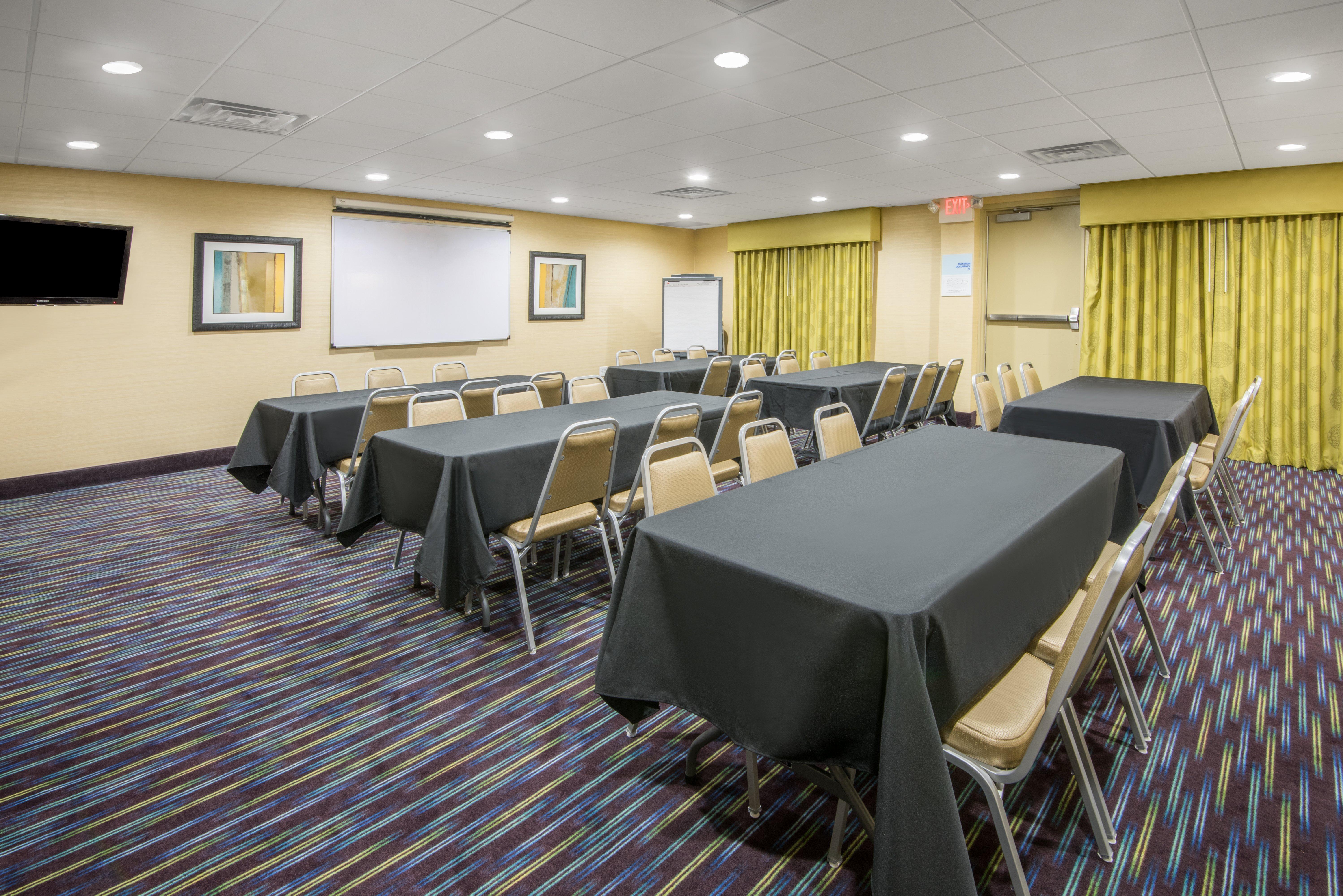 Holiday Inn Express Hotel & Suites Ashland By Ihg Exterior foto